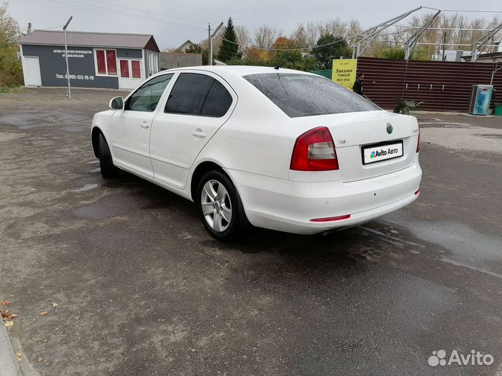 Skoda Octavia 1.8 AT, 2011, 294 320 км