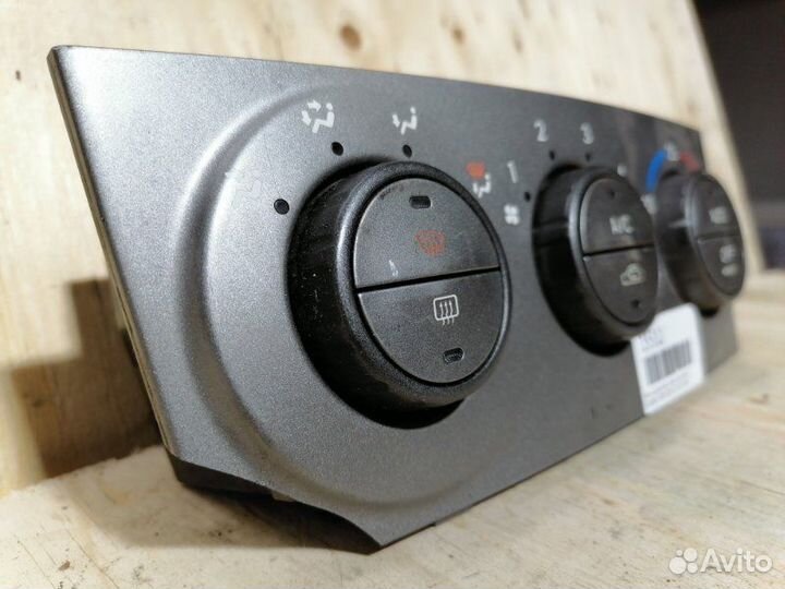 Блок управления климат контролем Subaru Forester