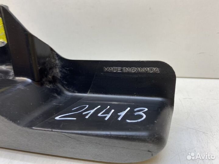 Брызговик передний левый Toyota Venza 2009-2017