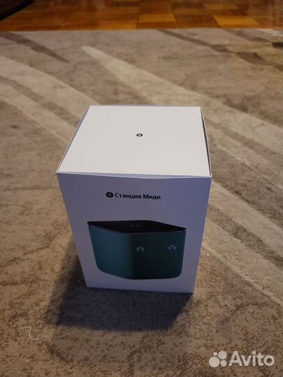 Коробка от яндекс станции Миди изумрудная