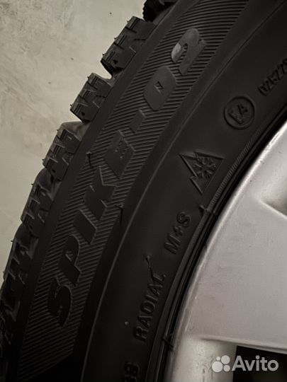 Bridgestone Blizzak Spike-02 225/50 R17