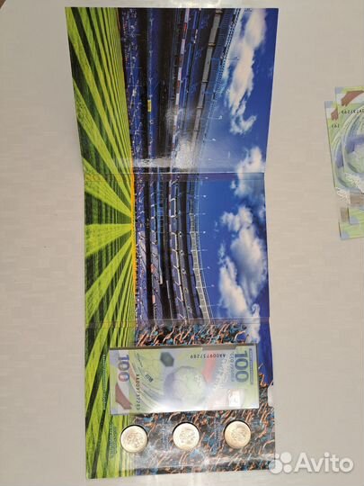 Денежные купюры и монеты