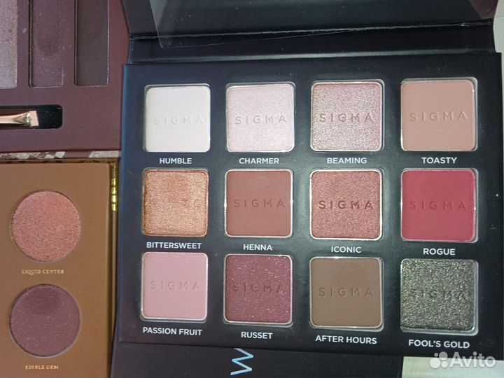 Тени разные, кисть и хайлайтер Лаура Геллер