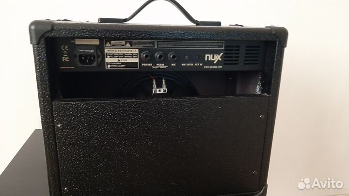 Гитарный комбоусилитель