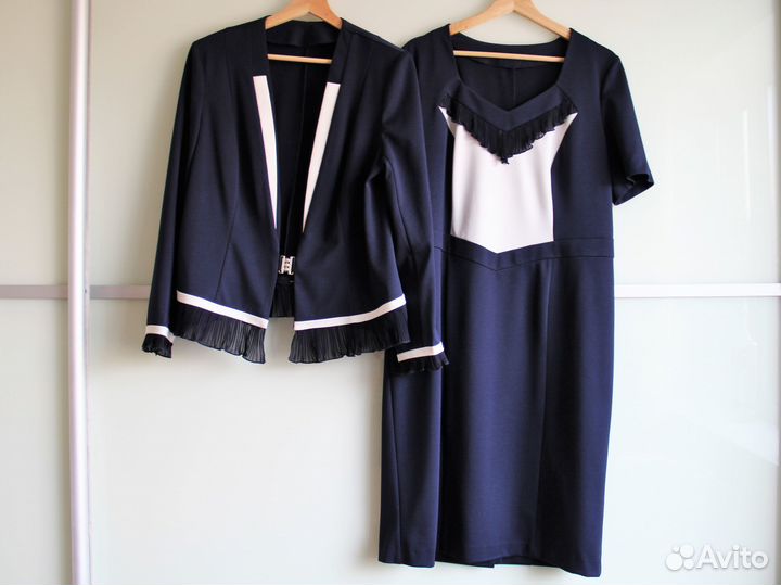 Пакет женских вещей костюмы платья 50 52