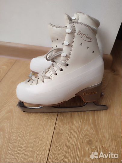 Фигурные коньки edea