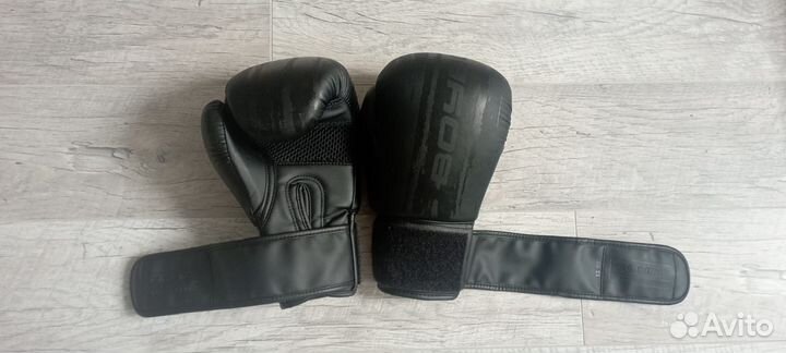 Боксерские перчатки 12 oz