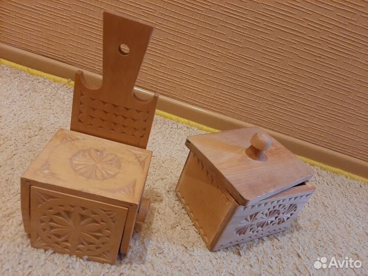 Солонка и сахарница