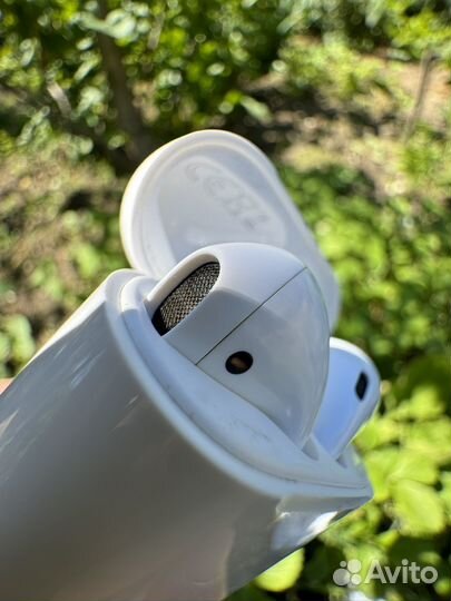 Беспроводные наушники Apple AirPods 2