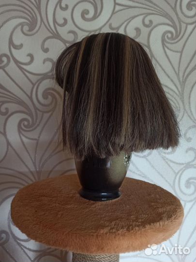 Парик из искусственных волос