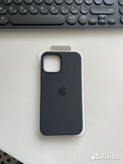 Продам силиконовый чехол на айфон 12 черный новый