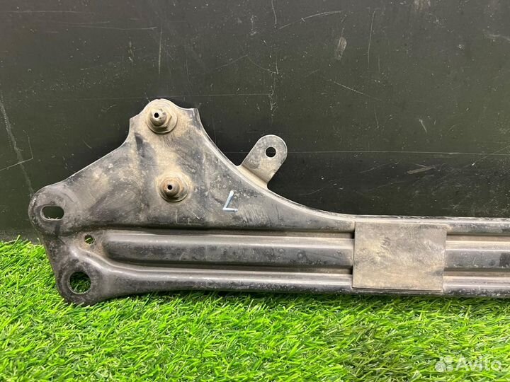 Распорка левая Lexus Gs430 UZS190 3uzfe 2005