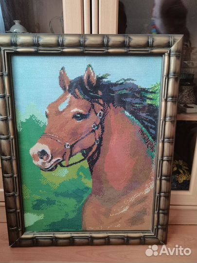 Картина вышитая крестом конь