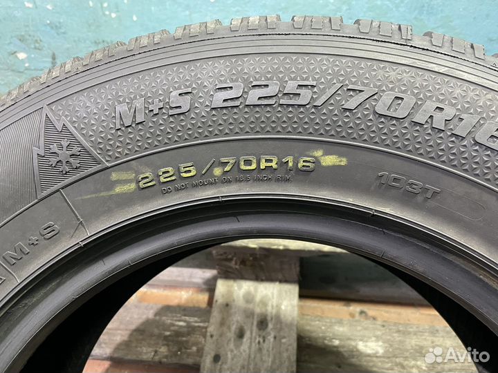 Goodyear UltraGrip 500 225/70 R16