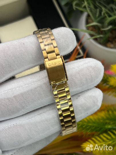 Электронные наручные часы Casio A168