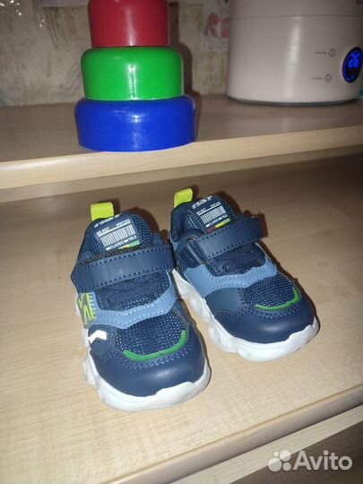 Кроссовки для малыша