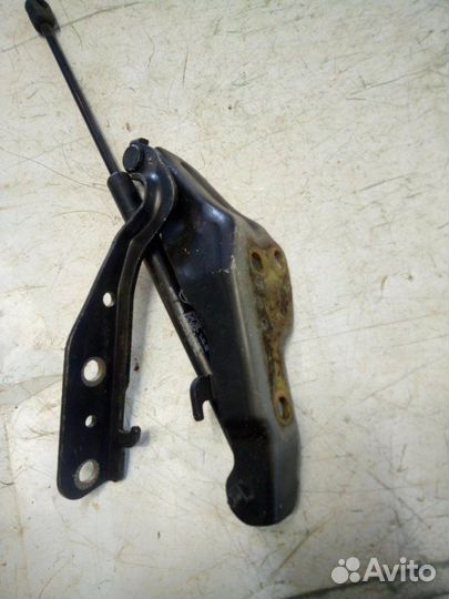 Петля капота передняя правая Ssangyong Kyron