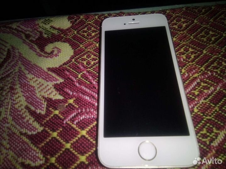 Телефон iPhone 5s