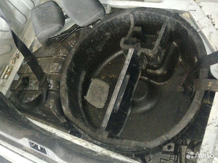 Заднее крыло с панелью Renault megane 3