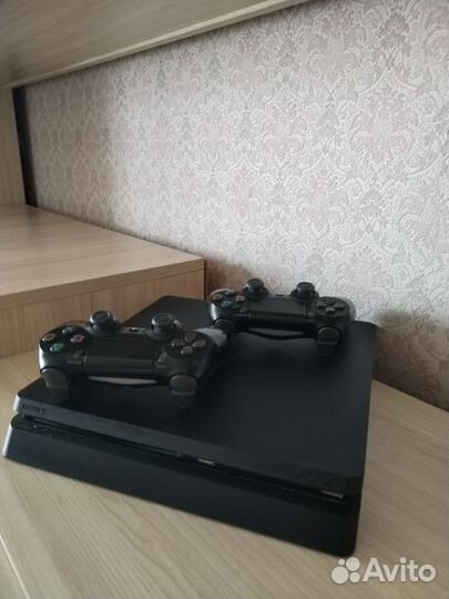Sony PS4 slim
