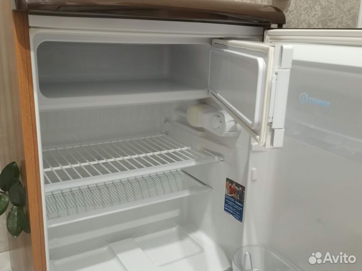 Холодильник indesit