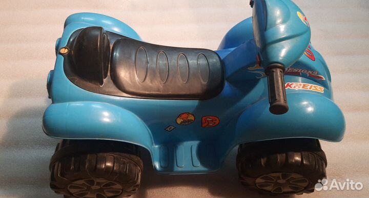 Детский квадроцикл на аккумуляторе