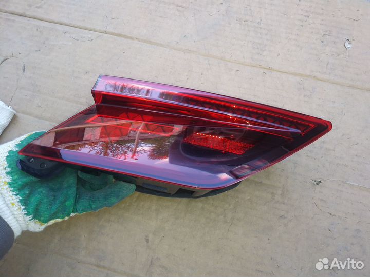Фонарь задний левый внутренний VW Tiguan 2