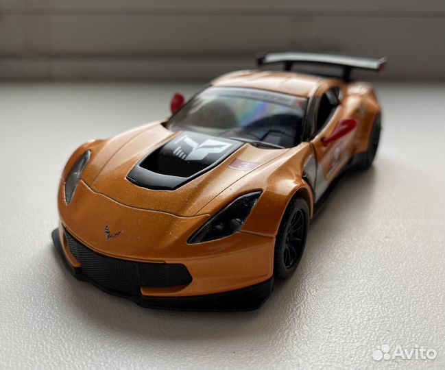 Модель Chevrolet Corvette 1:36
