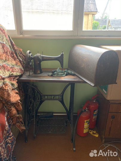 Швейная машинка Zinger (singer)