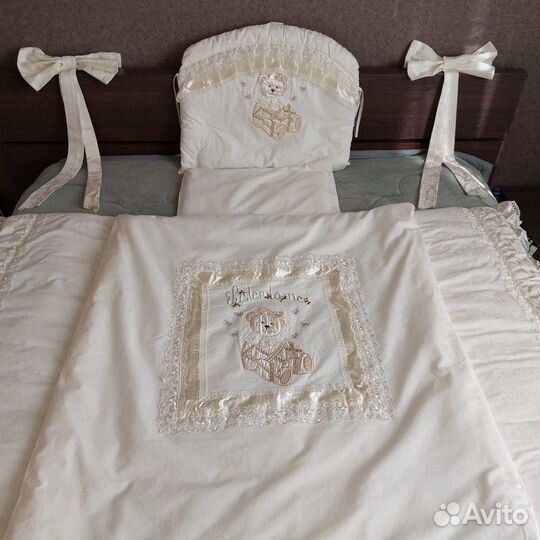 Комплект в кроватку для новорожденных 