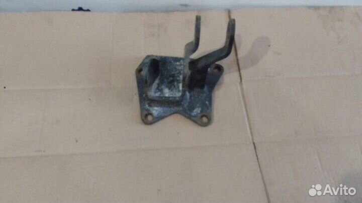 Кронштейн торсиона правый Man Tga