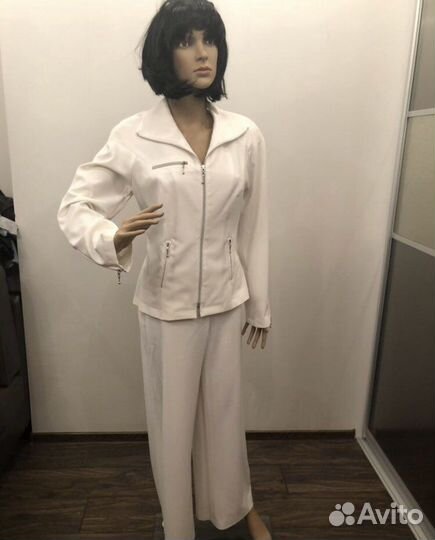 Костюм белый
