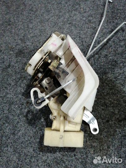 Замок багажника Toyota Funcargo NCP20