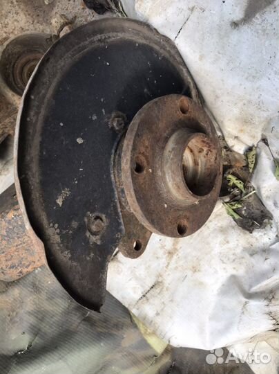 Поворотный кулак в сборе audi 80 b3