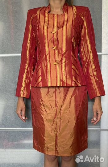 Костюм женский с юбкой 46