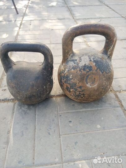 Гири 20,32 2шт всего 3шт.ссср