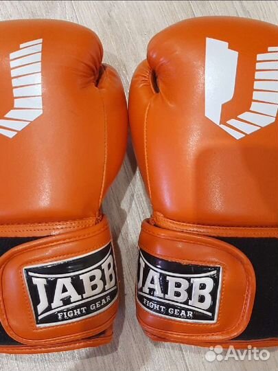 Боксерские перчатки