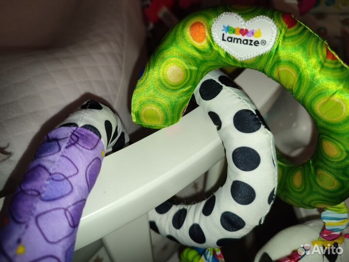 Игрушка для кроватки Lamaze Забавная спиралька