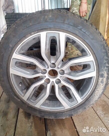 Продам комплект резины с дисками R255/50/19