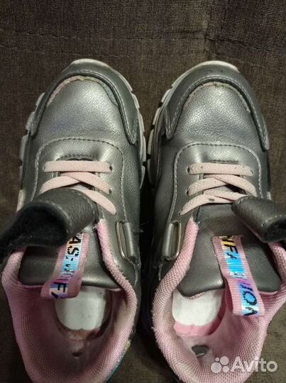 Кроссовки для девочки