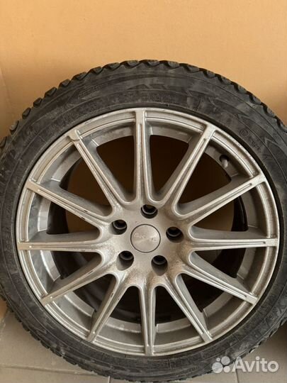 Goodyear Ultragrip Ice Arctic 235/45 R17