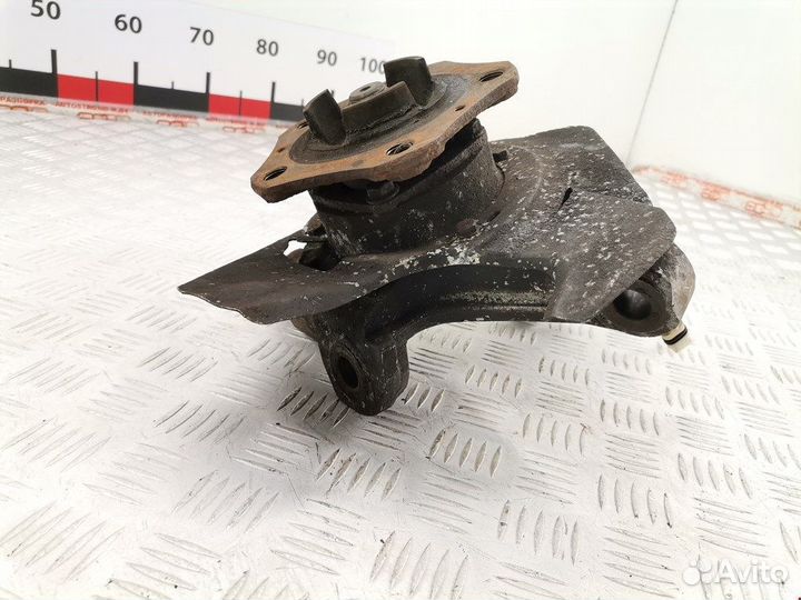 Б/У Б/У Ступица (кулак цапфа) передняя правая