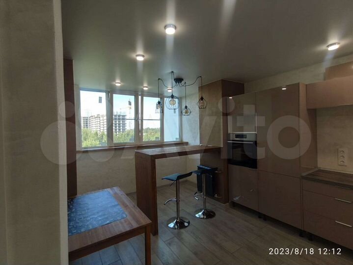 2-к. квартира, 60 м², 10/17 эт.