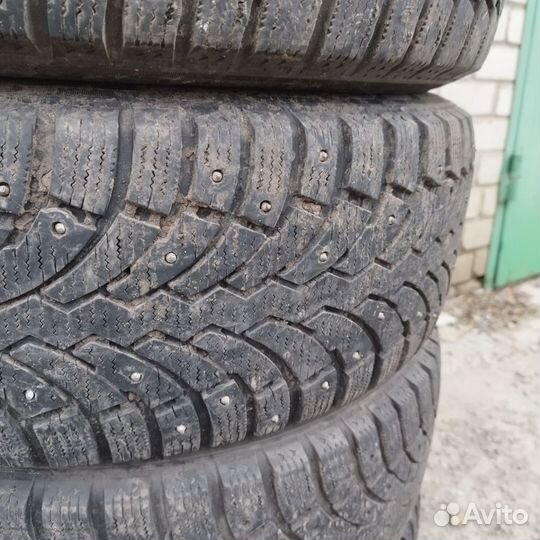 Pirelli Formula Ice 215/65 R16