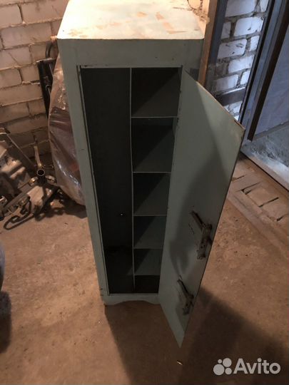 Продам металлический сейф