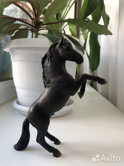 Лошадь schleich