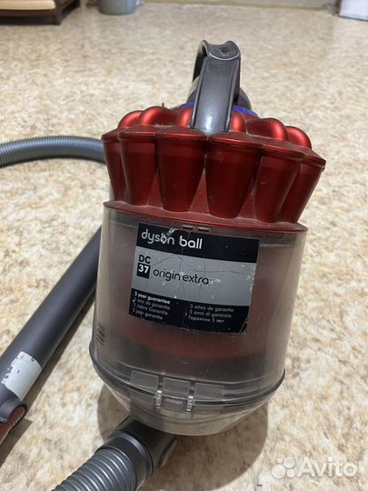 Пылесос Dyson dc37