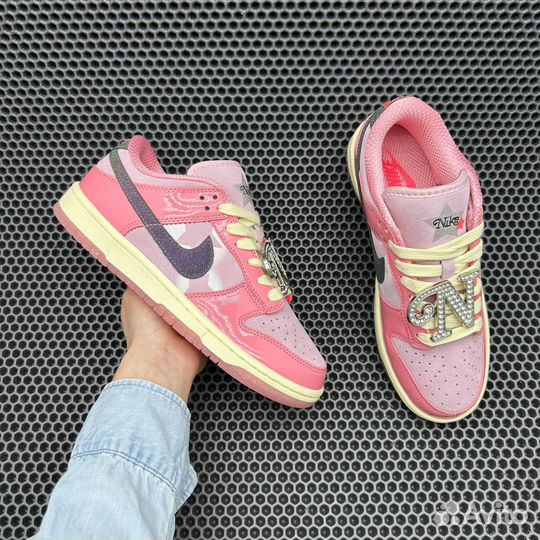 Кроссовки nike dunk low barbie