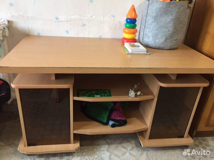 Продам стол