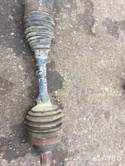 Левая передняя полуось на мерседес W204 4matic